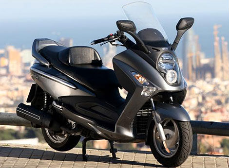 Фото скутера SYM GTS 250