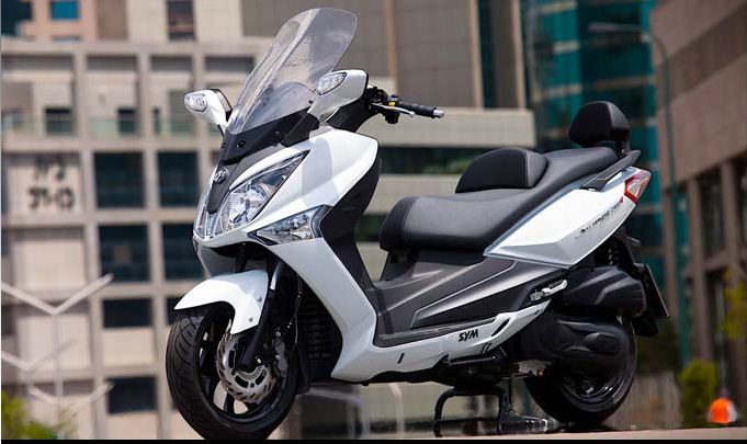 Фото скутера SYM Joymax 300I